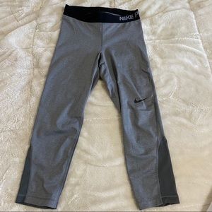 Cropped Nike Pros